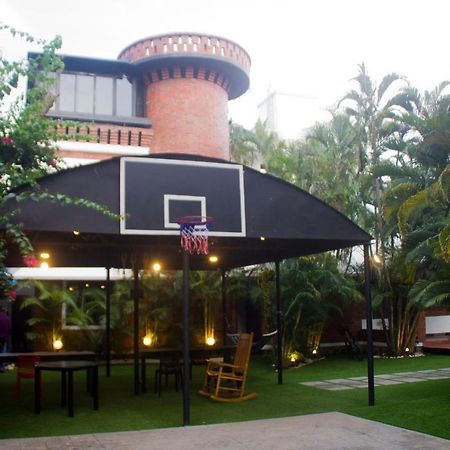 Brick Castle Hotel Chennai Exterior foto