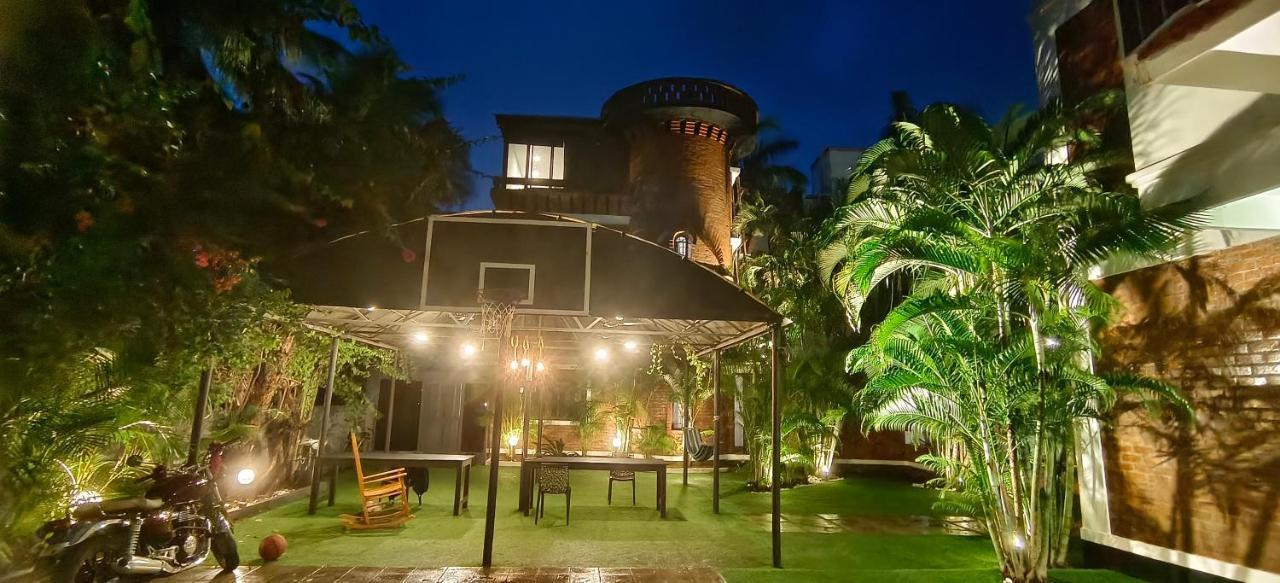 Brick Castle Hotel Chennai Exterior foto