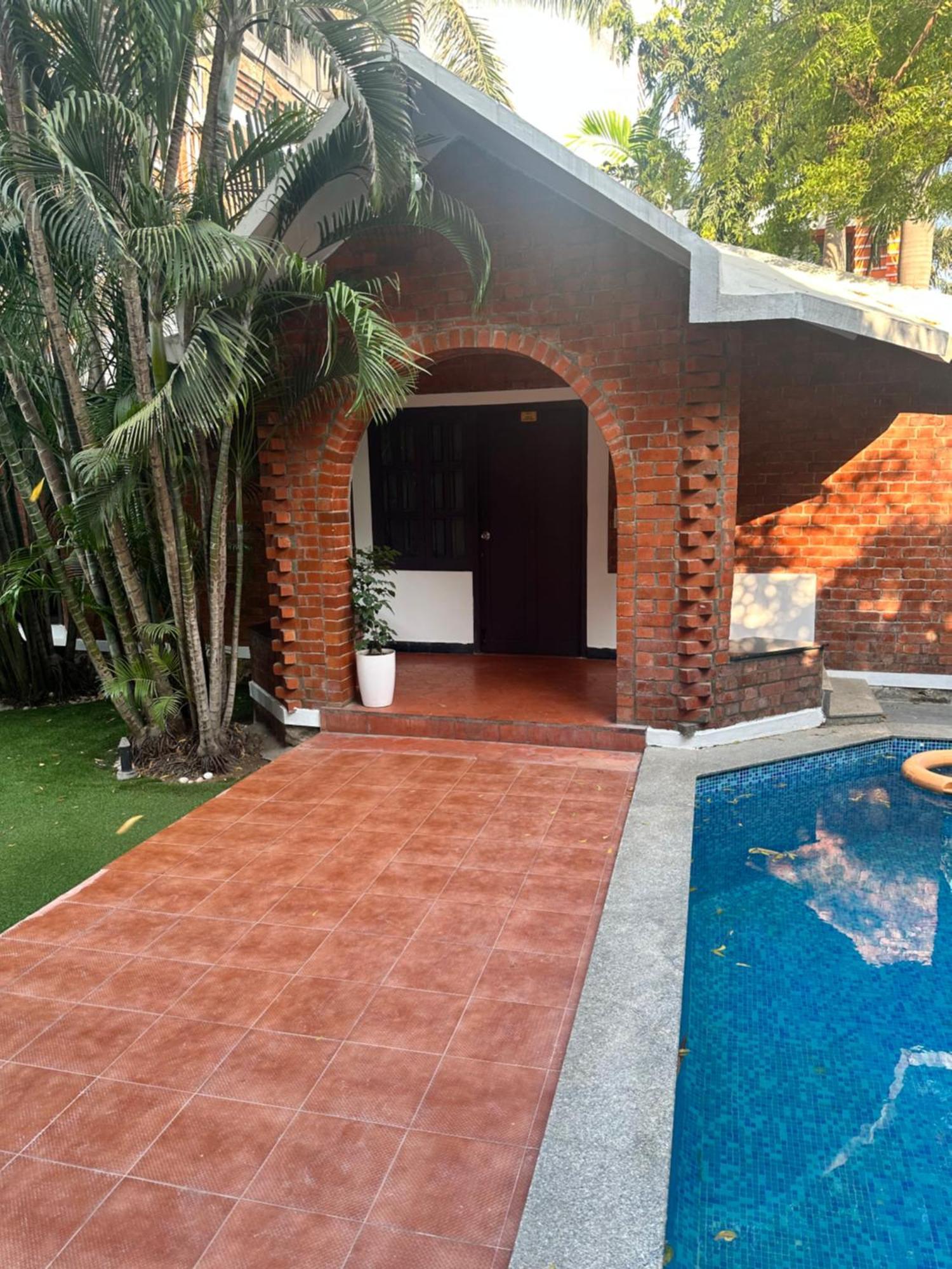 Brick Castle Hotel Chennai Exterior foto