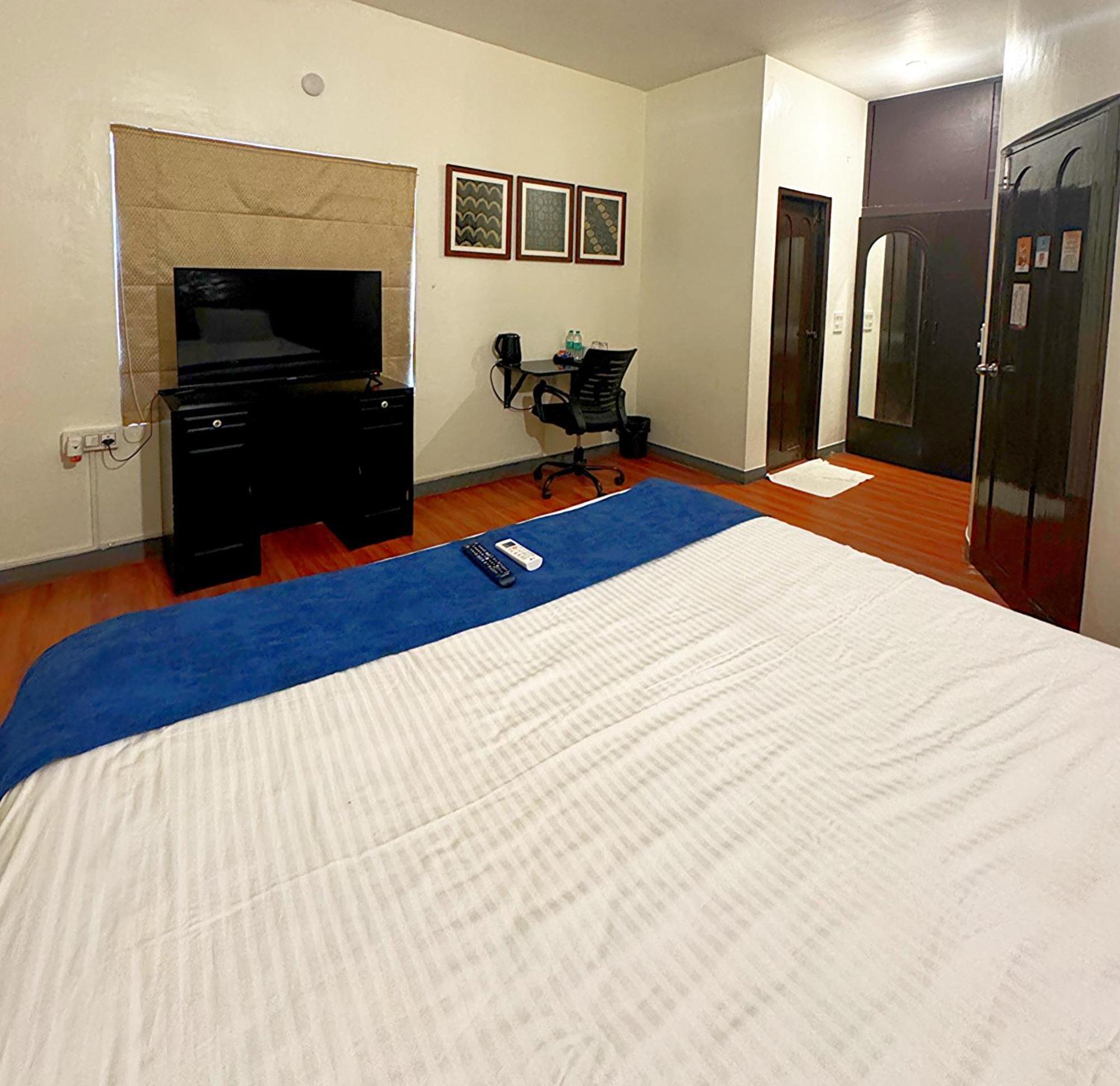 Brick Castle Hotel Chennai Exterior foto
